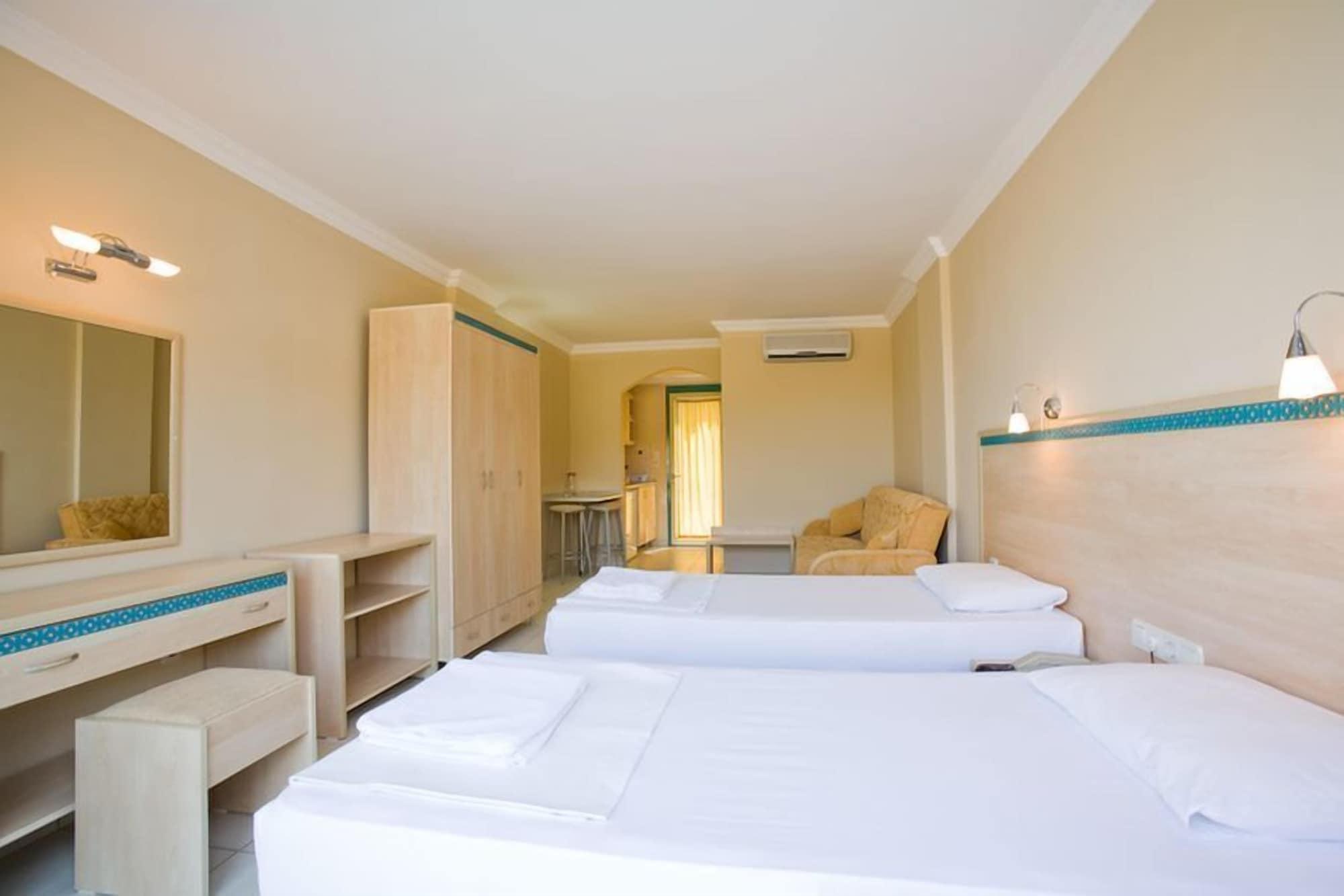 Siesta Beach Apartment Bodrum Bagian luar foto
